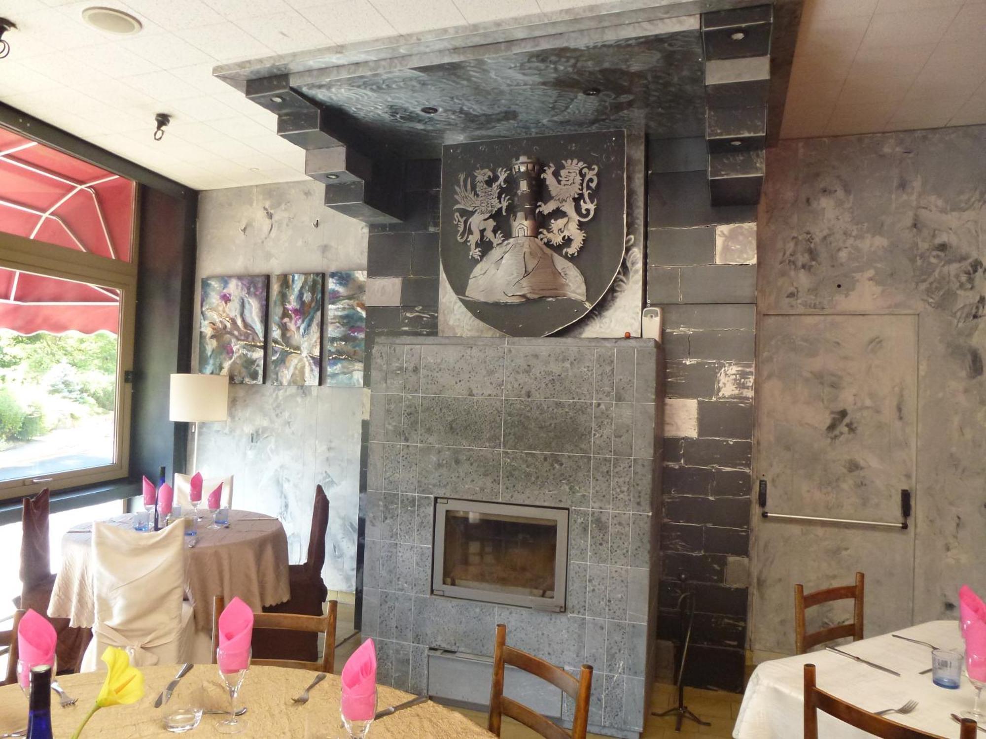 Hotel Restaurant Le Pain De Sucre Monistrol-dʼAllier Eksteriør billede