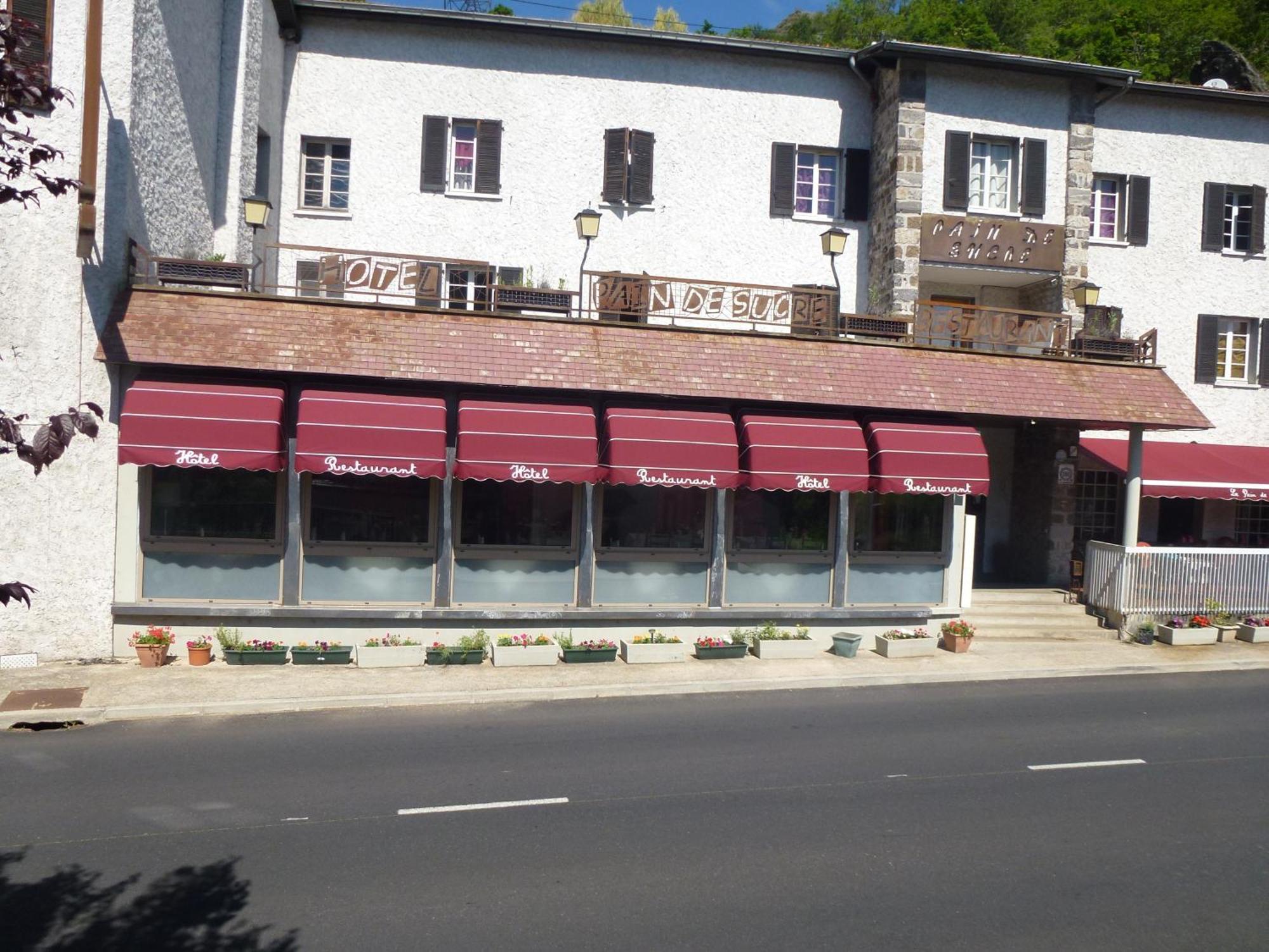 Hotel Restaurant Le Pain De Sucre Monistrol-dʼAllier Eksteriør billede